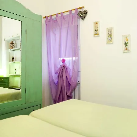 Holiday home Locazione Turistica Casa Quercia *