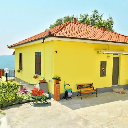 Holiday home Locazione Turistica Casa Quercia *